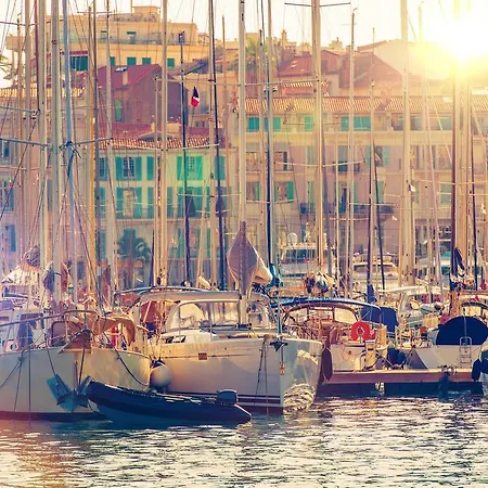 Cannes, Carre D'or