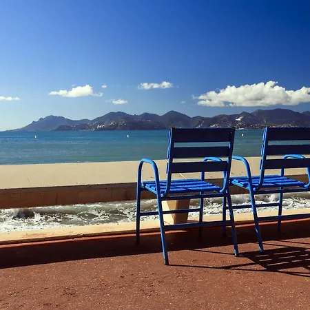 Cannes, Carre D'or アパート