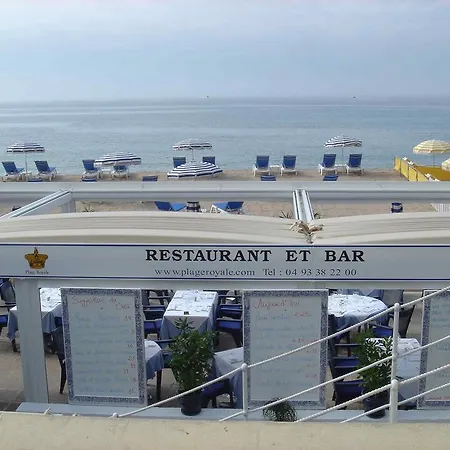 Cannes, Carre D'or アパート